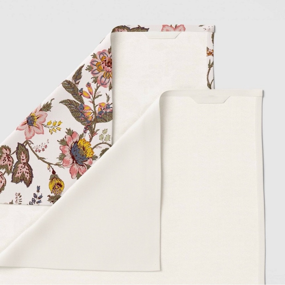 🐰2pc Floral Embroidered 100% Cotton Kitchen Towels NWT Threshold - Picture 5 of 6